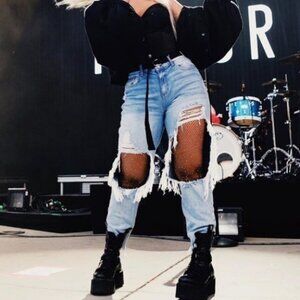 Distressed Boyfriend Jeans